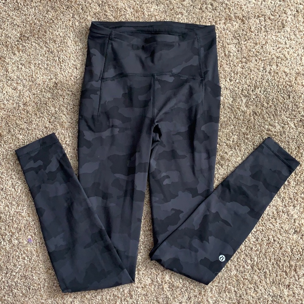 Lululemon Wunder Under Luxtreme size 4